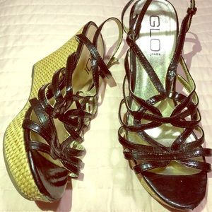 GLO Jeans Wedges